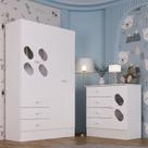 Quarto de Bebê com Guarda Roupa 4 Portas 3 Gavetas e Cômoda 4 Gavetas 1 Porta com Janela Maya Rodial Quarto de Bebê com Guarda Roupa 4 Portas 3 Gavetas e Cômoda 4 Gavetas 1 Porta com Janela Maya Rodial