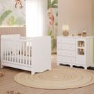 Quarto de Bebê Completo com Berço Americano Ben 3 Em 1 Cômoda Uli 4 Gavetas MDF