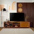 Rack para TV até 65 Polegadas Madeira Maciça 190cm Pés em Madeira Maciça Tvs 1 Porta com Adega Primavera CabeCasa MadeiraOriginals