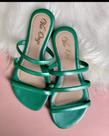 Rasteira verde n 33 ao 40