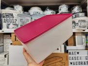 Recipiente Tupperware Espaçoso 6,5 Litros com Tampa Vinho Levemente Translúcida