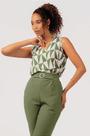 Regata Plus Size Marialícia - Conforto e Estilo para Ocasiões Sociais