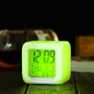 Relógio despertador de mesa Cube Led 7 Cores Relógio despertador de mesa Cube Led 7 Cores