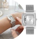 Relógio Pulseira Feminino Prata com Caixa e Pulseira de Aço Inoxidável Resistente à Água Mostrador Oculto Luxo Elegante Fashion Euro