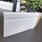 Rodapé De Poliestireno De Sobrepor Frisado Branco 12cm barra com 2 metros Rodapé De Poliestireno De Sobrepor Frisado Branco 12cm barra com 2 metros