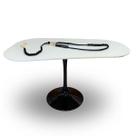 Saarinen de Jantar Tulipa Organica 140x90 Base Preta Tampo Branco