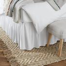Saia de cama Amazon Basics Leve com babados Queen White Saia de cama Amazon Basics Leve com babados Queen White