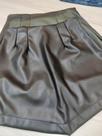 Saia de couro - Disponivel: Preto P e G ou Verde Militar P