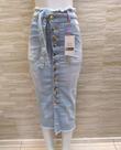 Saia jeans comprida com lavagem clara