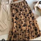 Saia tule estampada cor bege com preto TAM P