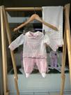 Saida de maternidade beth bebe trico coração bordado rosa e branco rn