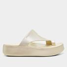 Sandália Crocs Getaway Metallic Platform Toe Loop Feminina