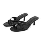 Sandália Dsevht Kitten Heel preta com bico aberto de 4 cm