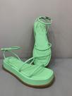 Sandália papete plataforma de tiras, feminina na cor verde marca Deon Sandália papete plataforma de tiras, feminina na cor verde marca Deon