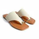 Sandália Rasteira Feminina Slide Leve Confortável Casual Moderna com Detalhede Anel no Dedo em Dourado
