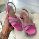 Sandália rosa com strass Sandália rosa com strass