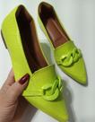 Sapatilha verde com fivela confort