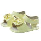 Sapatinho de Bebê Bicho de Pé - Sandália Feminina com Laço e Fecho - Verniz - Amarelo Bebê