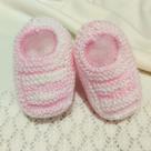 Sapatinho de Bebê de Tricô Rosa e Branco 0 a 3 meses Recém Nascido RN Tamanho 13