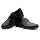 Sapato Oxford Casual em Couro Pires Shoes com Perfuros Cadarço e Bico Redondo