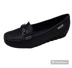 Sapato preto com saltinho e fivela