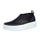 Sapatos OOFOS OOMEGA Chukka brancos e pretos para mulheres Sapatos OOFOS OOMEGA Chukka brancos e pretos para mulheres