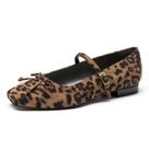 Sapatos rasos Athlefit Mary Jane Dressy Comfort Leopard para mulheres