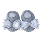 Saptinho bebê em tricot com laço e pérolas - Cinza