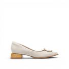 Scarpin Couro Enfeite Metal