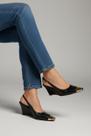Scarpin Preto Anabela com Bico Dourado Cor:PretoTamanho:35 Scarpin Preto Anabela com Bico Dourado Cor:PretoTamanho:35