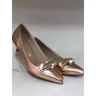 Scarpin rose com fivela