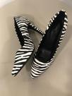 Scarpin Versales Zebra