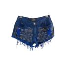 Short Azul Com Aplicações Na Frente Lança Perfume