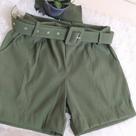 Short com cinto