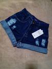 Short feminino jeans com barra
