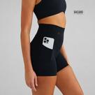 Short Fitness Feminino Preto Cintura Alta Bolsos Laterais Tecido Grosso Sem Transparência