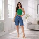 Short Jeans Cargo Feminino Cintura Alta Meia Coxa 100 Algodão Com Bolsos Laterais Modelagem Confortável Premium Short Jeans Cargo Feminino Cintura Alta Meia Coxa 100 Algodão Com Bolsos Laterais Modelagem Confortável Premium