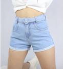 Short jeans claro com cinto coração tam 36