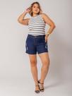 Short jeans escuro plus size com lycra e detalhes Short jeans escuro plus size com lycra e detalhes