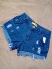 Short jeans feminino desfiado