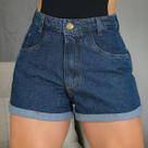 Short Jeans Tradicional Escuro Barra Dobrada Short Jeans Tradicional Escuro Barra Dobrada