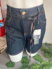 Shortinho feminino jeans com cinto