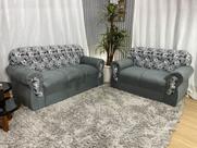 Sofá 2 e 3 Lugares Cinza com Floral 605/37 Viena Sofá 2 e 3 Lugares Cinza com Floral 605/37 Viena