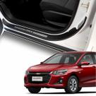 Soleiras Super Protetoras Chevrolet Onix Hatch 2020 a 2024 - Preto com Vermelho