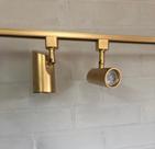 Spot para trilho eletrificado dourado 1GU10 - Moon iluminacao Spot para trilho eletrificado dourado 1GU10 - Moon iluminacao