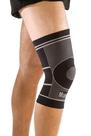 Suporte de joelho MUELLER Sports Medicine 4-Way Stretch Black S/M