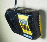 Suporte de parede para carregador de bateria Dewalt DCB1104