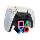 Suporte para controle de Ps5 mesa e parede - Dualsense - Playstation - Geométrico - logo Suporte para controle de Ps5 mesa e parede - Dualsense - Playstation - Geométrico - logo