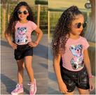 T-shirt com lantejoulas e shorts de lantejoulas