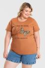 T-shirt Feminina Plus Size 100% Algodão Estampada "UNDER HIS WINGS" - Serena T-shirt Feminina Plus Size 100% Algodão Estampada "UNDER HIS WINGS" - Serena